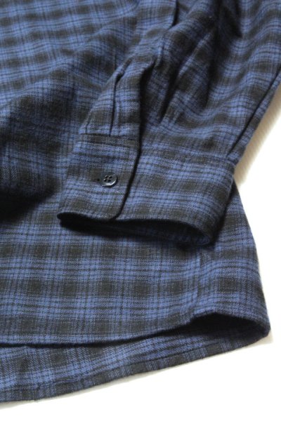 画像2: 「ILL180°」BOX PLEAT SHIRT イルワンエイティ ボックス プリーツ チェック ライトネルシャツ ILL242-25 [ネイビー/オンブレ]