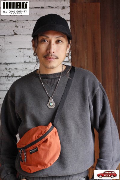 画像8: 「ILL180°」×「MT.RAINIER DESIGN」ONE PANEL BAG イルワンエイティ マウントレーニア コラボ ワンパネル スモールバッグ ILL242-38MD [ブラック・ラスト] (8)