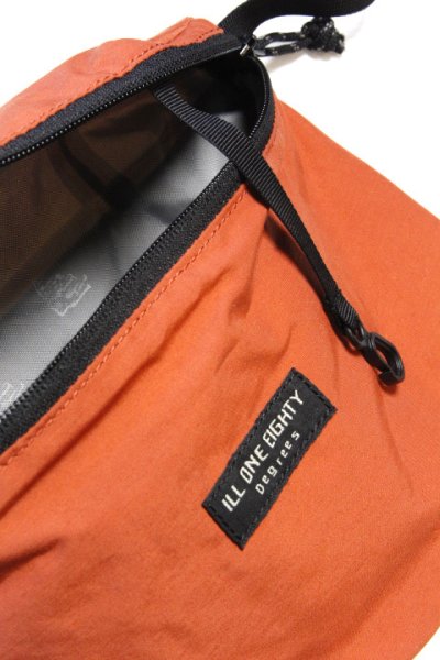 画像4: 「ILL180°」×「MT.RAINIER DESIGN」ONE PANEL BAG イルワンエイティ マウントレーニア コラボ ワンパネル スモールバッグ ILL242-38MD [ブラック・ラスト] (4)